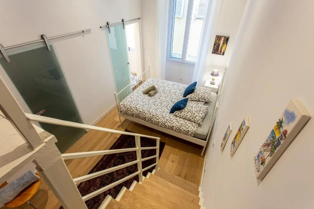 St Vincent - 3 BEDROOMS, MAGNIFICENT,VASTE, SUNNY, A/C, WIFI