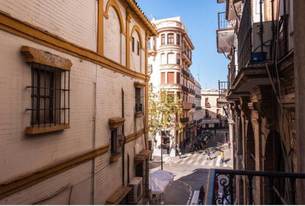 Apartment With 5 Bedrooms in Sevilla, With Wonderful City View, Balcon