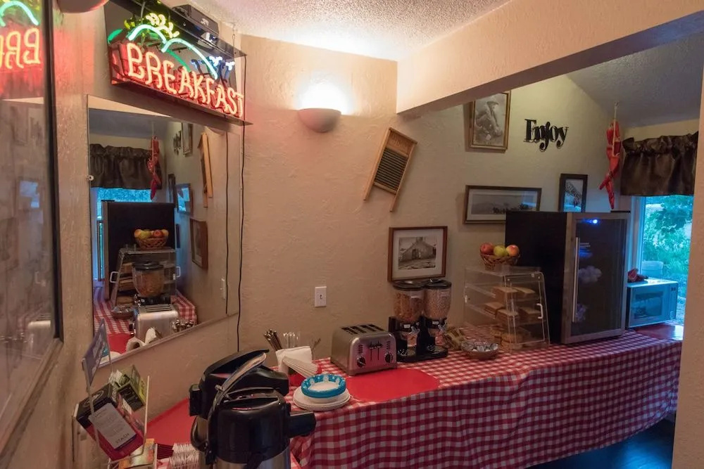 Little Valley Inn