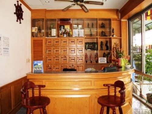 Full Moon Guesthouse