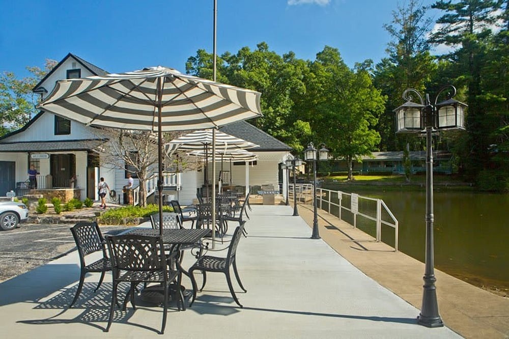 Stone Studio Lakefront Pool Access