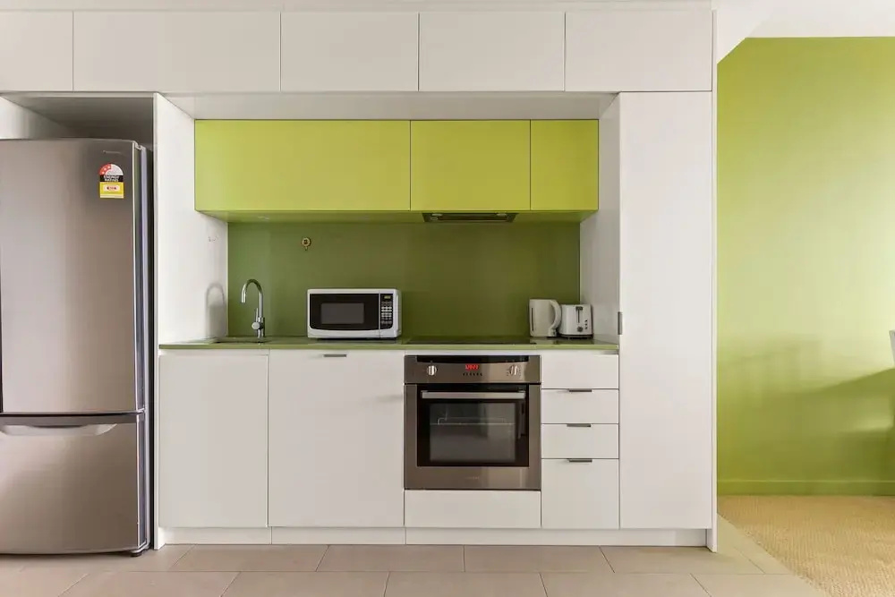 Cozy & Chic 2BR Apt Walk to Melbourne Central