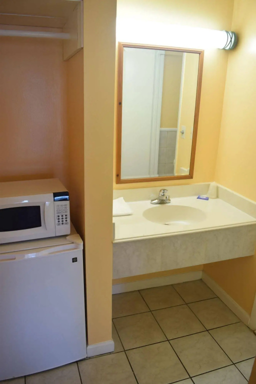 Fort Eustis INN