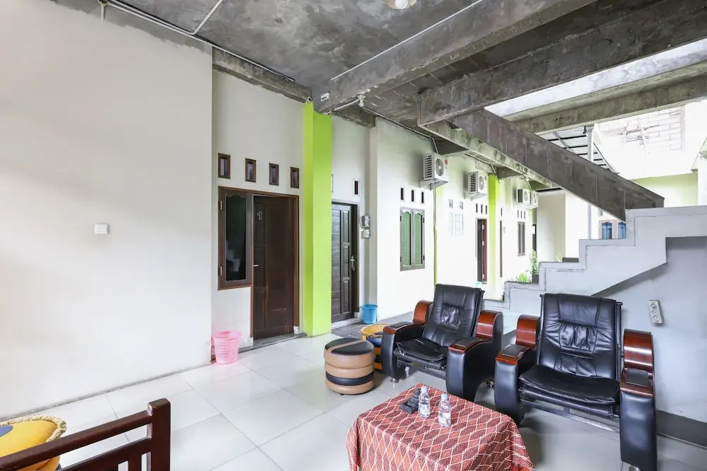 Dfarys Gh Syariah by OYO Rooms