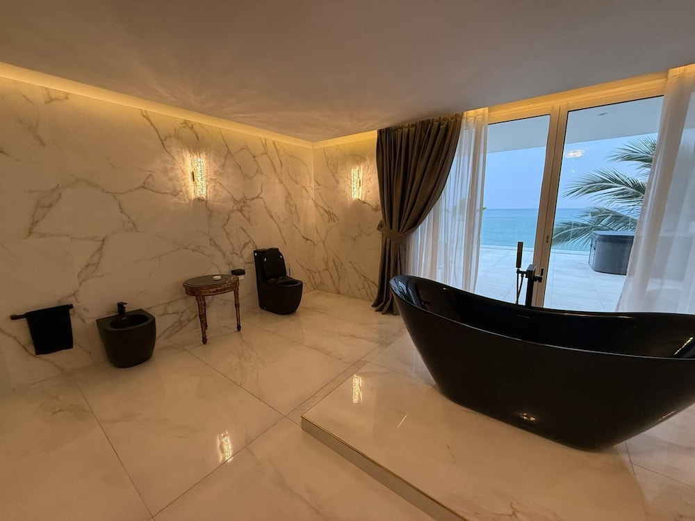 Villa Italia Somone Luxury Hotel