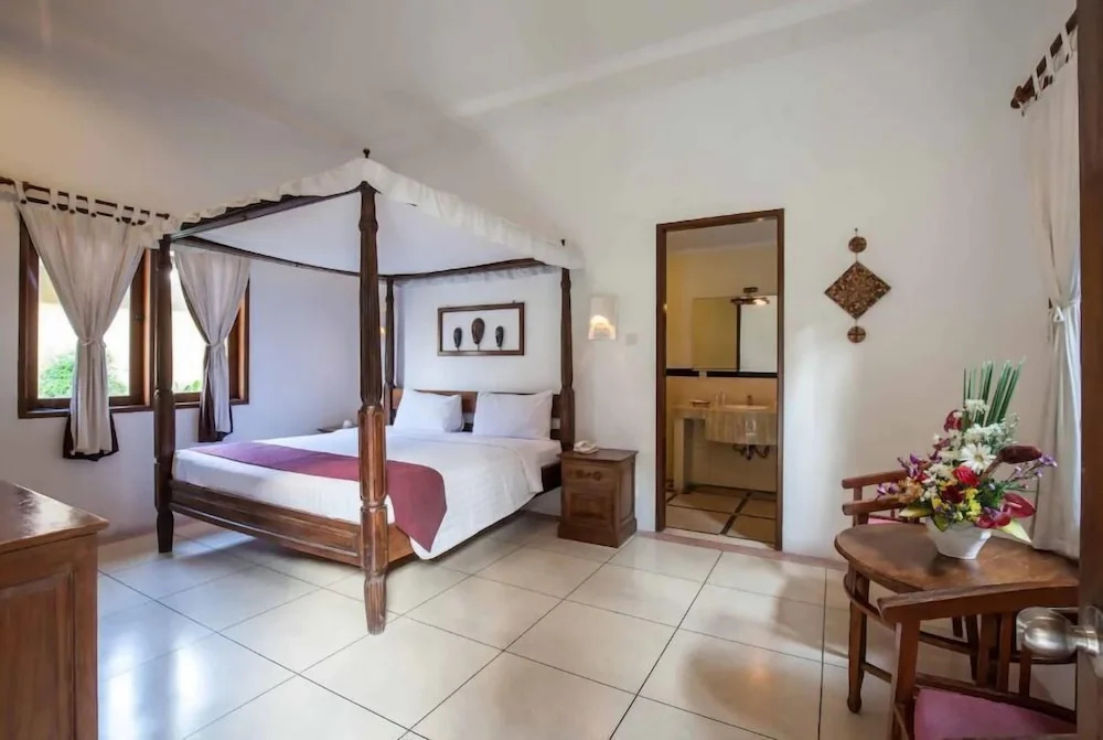 PB - Villa 1 - 3BR · 3-BR Private Pool Villa Walk to Seminyak Beach