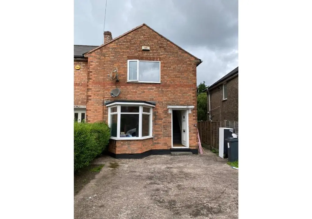 CIean and cozy quiet 3 bedroom house close to NEC and Heartland Hospital best for contractors or families