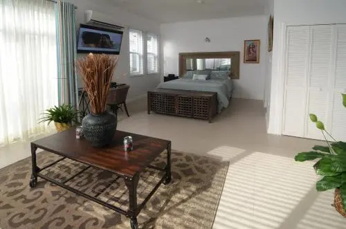 Choose To Be Happy at EI8HT! - Super Studios and Penthouse Apartment
