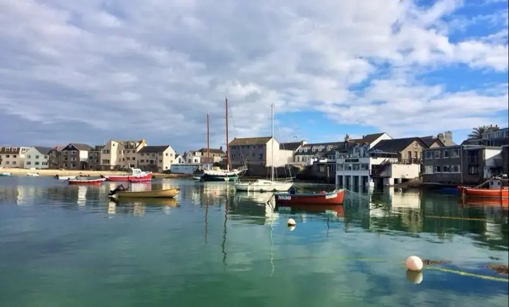 Schooners Hotel