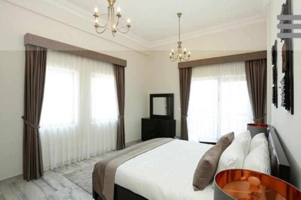 Marbella Executive 2 Bedrooms