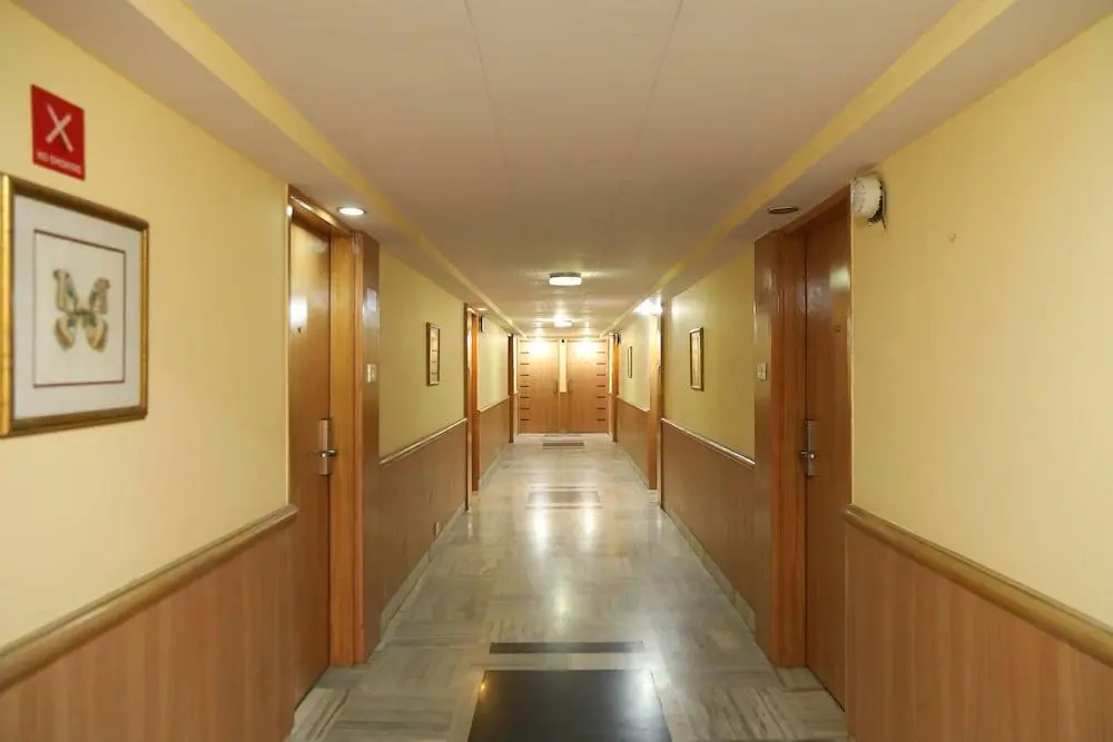 OYO 16260 Hotel Sunny International