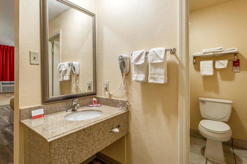 Econo Lodge Inn & Suites Santa Rosa