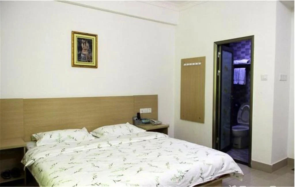 Liuliu Inn Sanya Shangpin Street Branch