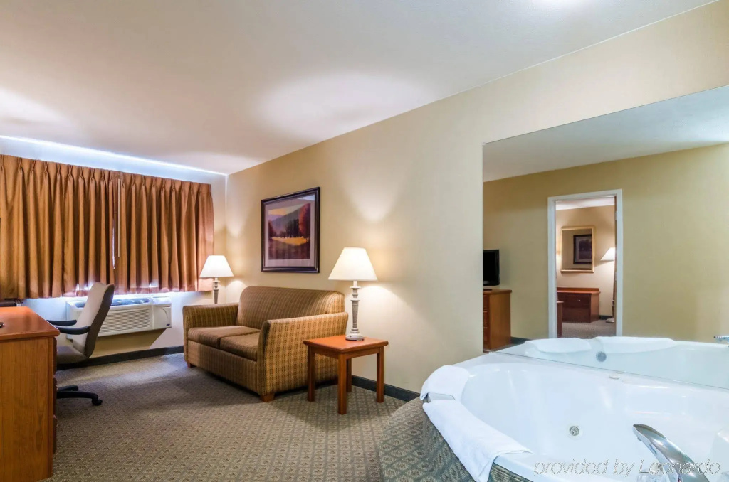 Super 8 by Wyndham Cozad