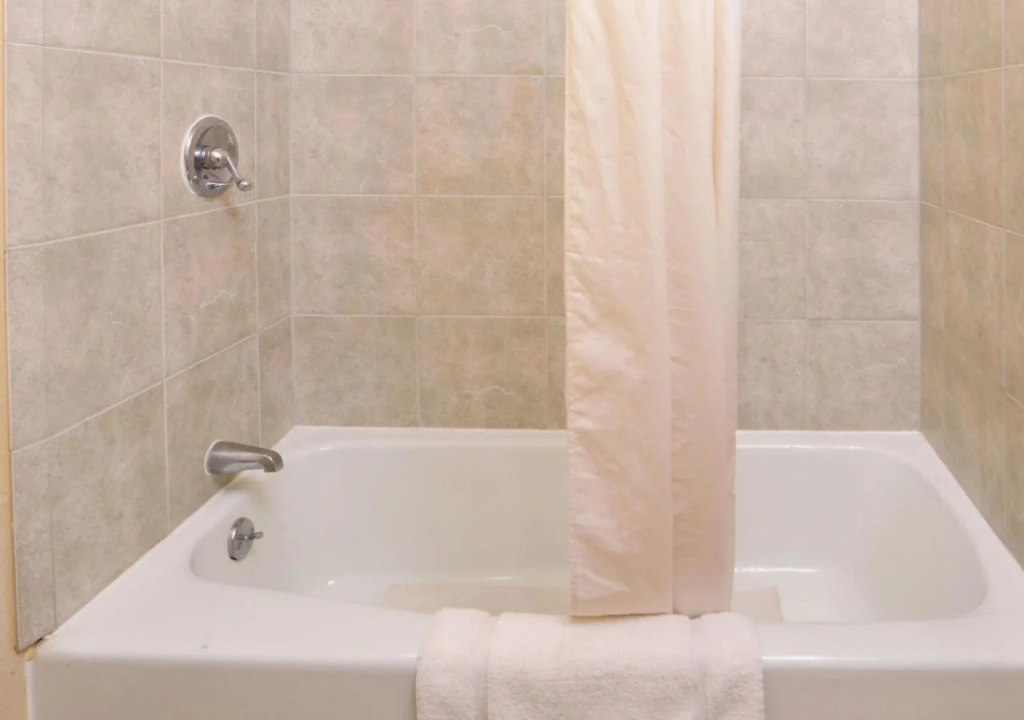 SPRINGWOOD HOTEL, Opelika I-85 Columbus Pkwy