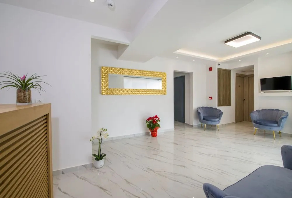 Deluxe City Hotel