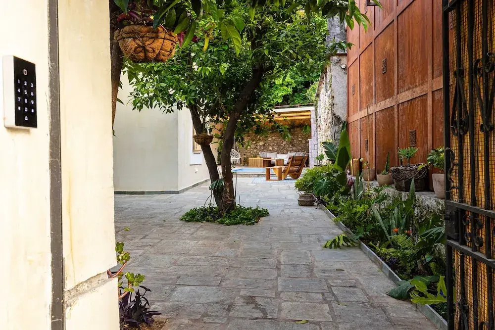 The Secret Garden - Courtyard & Private Pool Villa