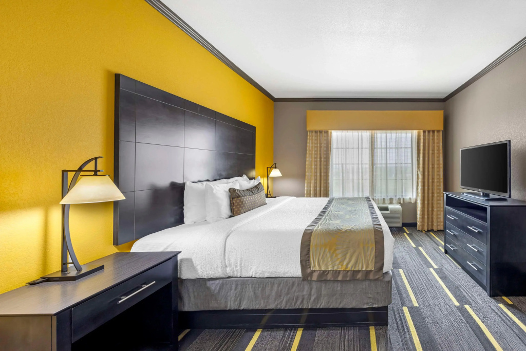 Best Western Plus Emerald Inn & Suites
