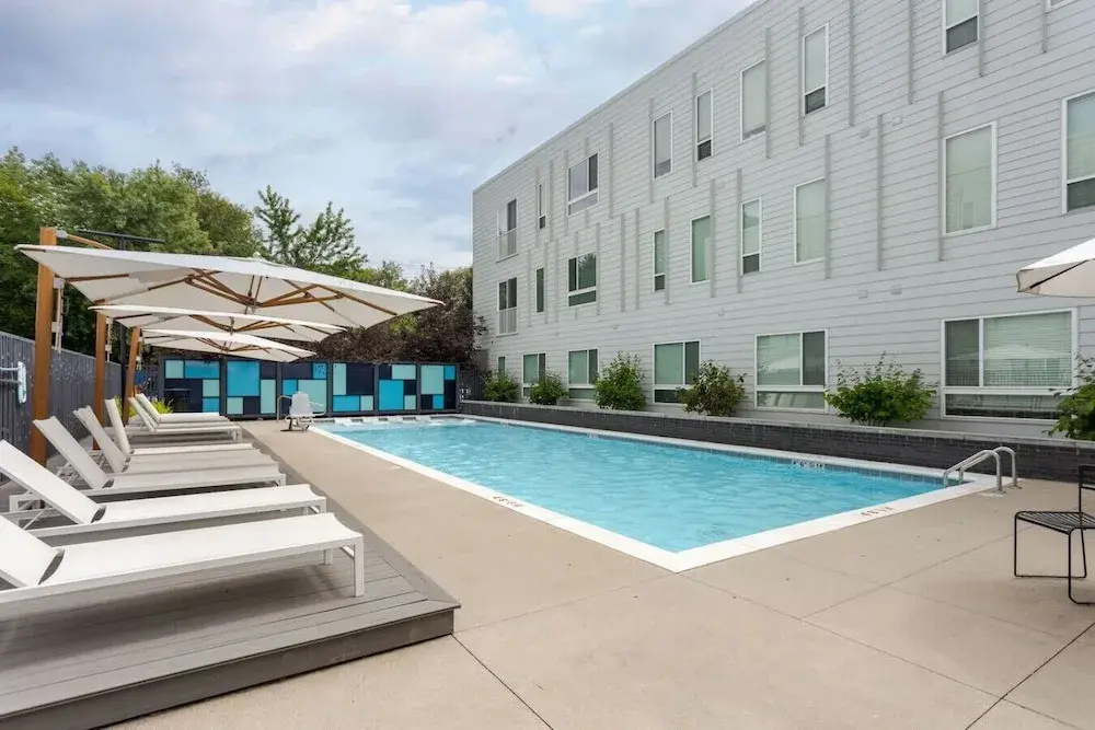 Bright & Cozy 2BR Retreat W/parking Broad Ripple