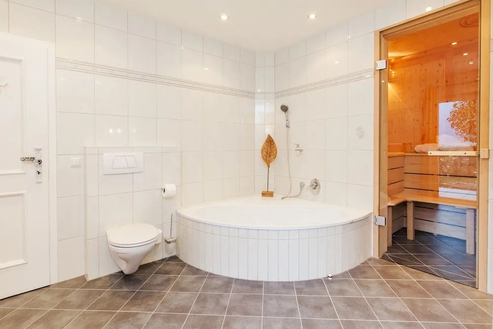 Luxus Ferienhaus Salzburg Chalet mit Pool, Sauna, Whirlpool, Kamin