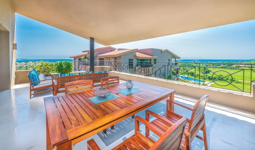 Beautiful 3 Bedroom Condo
