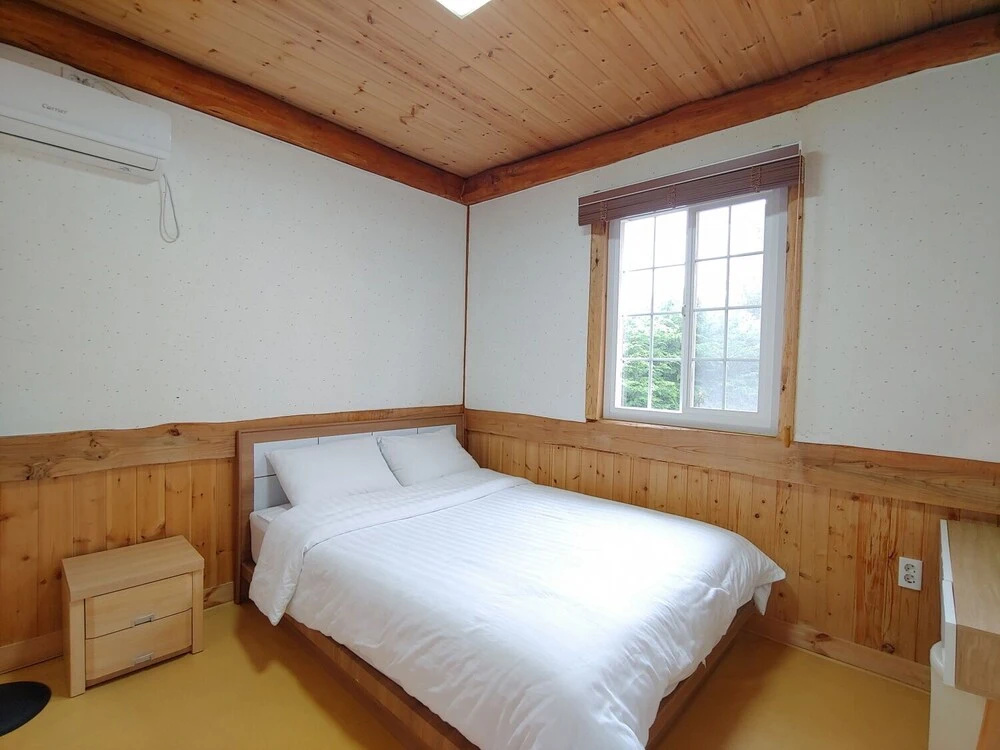 Geumok Log Pension