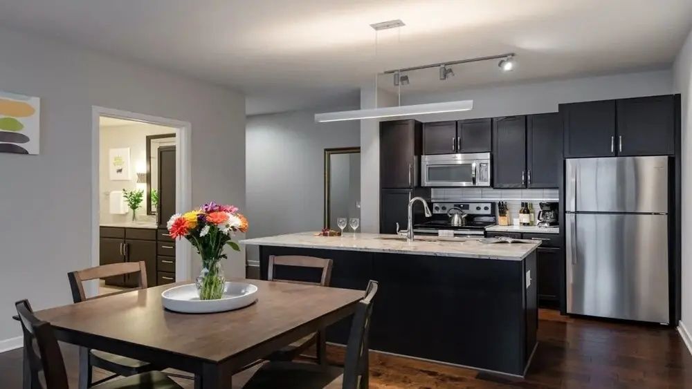 Bold CozySuites w/pool, gym, roof 8