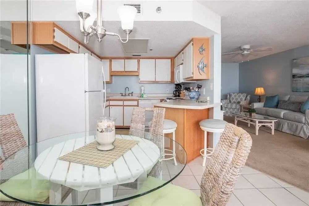 Phoenix East II 2052 - 1 Br Condo