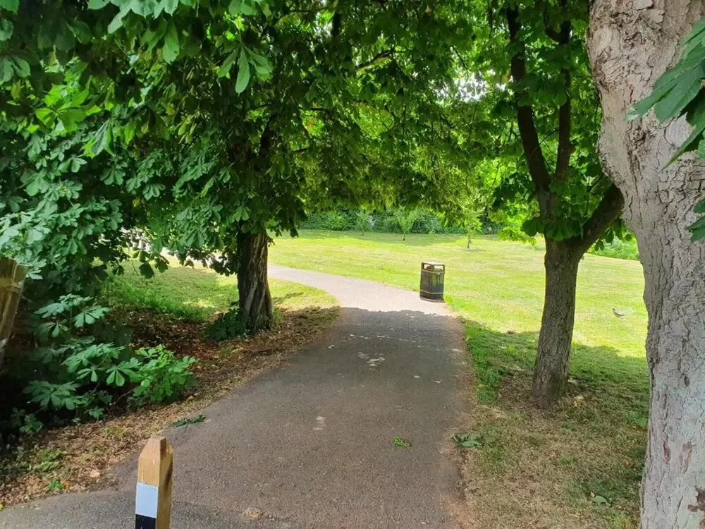2 Bed Apartment - Sleeps 5 - Wifi - Parking - Pets