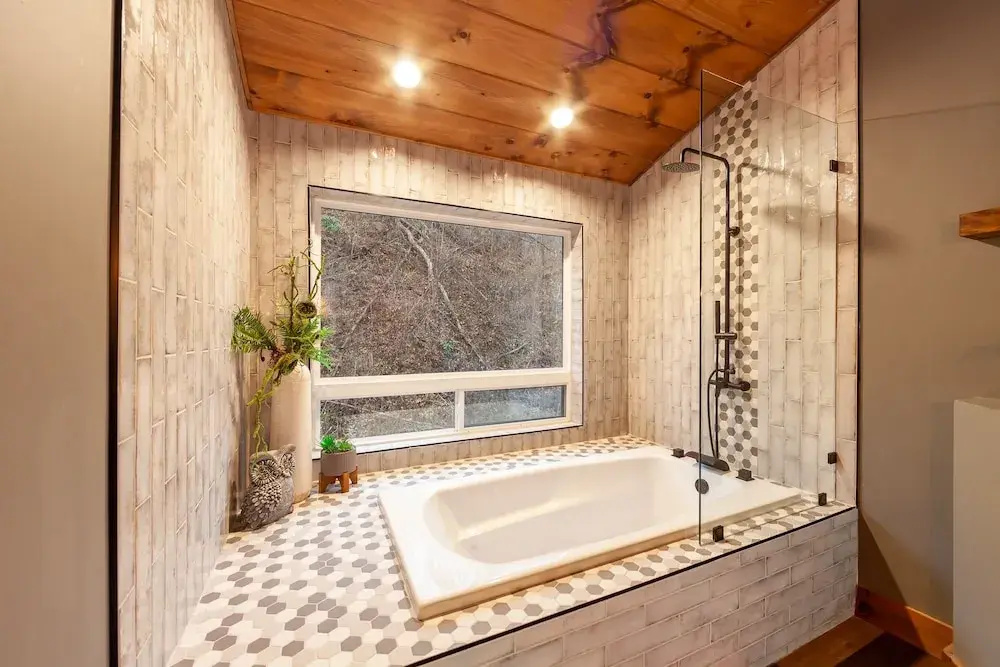Night Owl 3 Bedroom Cabin by RedAwning