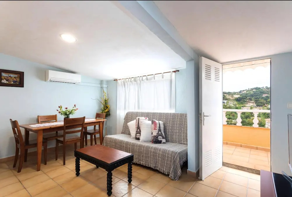 Apartment With one Bedroom in Vidreres, With Wonderful Mountain View, Enclosed Garden and Wifi - Near the Beach