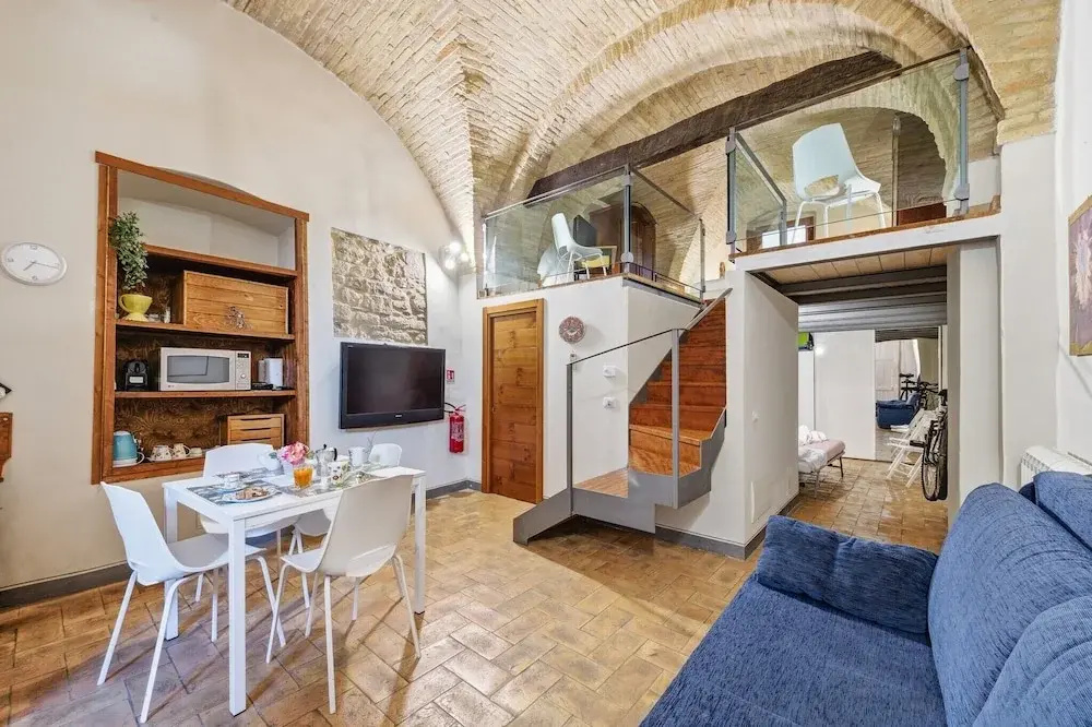 GuestHost - Heart of Assisi Cozy Flat
