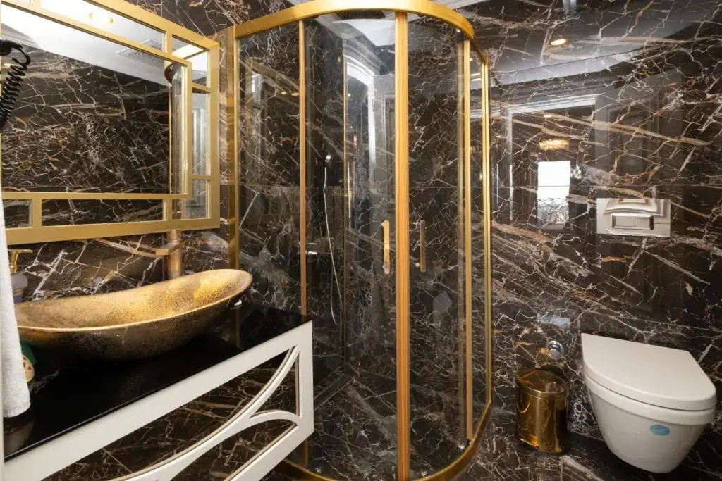 Leslion Luxury Hotel