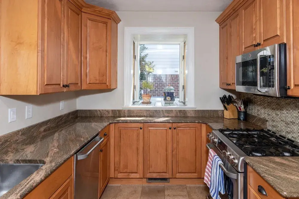 Charming 3 BR North End Beach Cottage One Block to the Beach Private Parking Private Backyard 1478