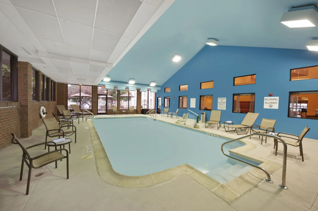 Holiday Inn Express Fredericksburg - Southpoint by IHG