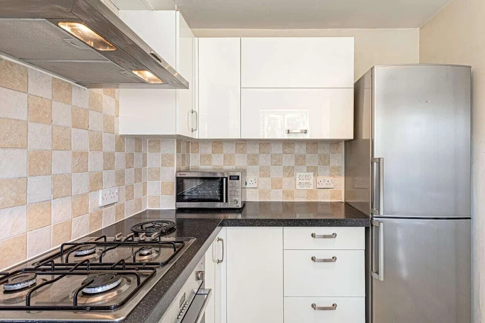 Beautiful 3 Bed House W Patio 10 Mins to Excel