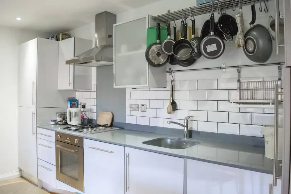 Spacious and Modern 2 Bedroom Flat in East London