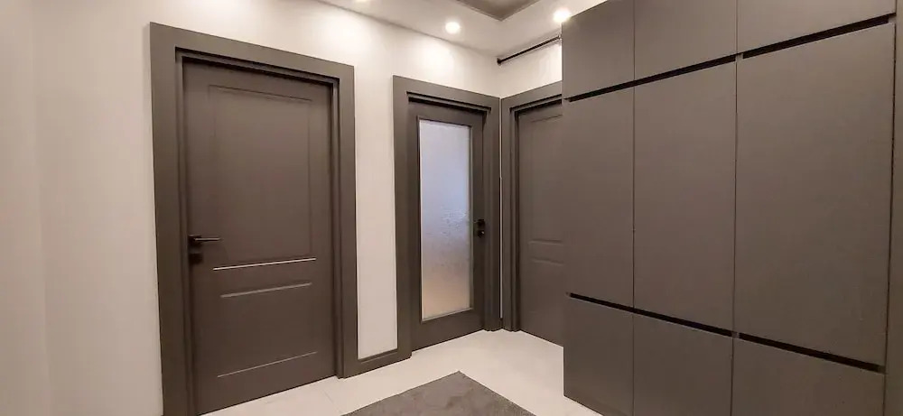 Professionally Maintained Spacious New Suites 2-2