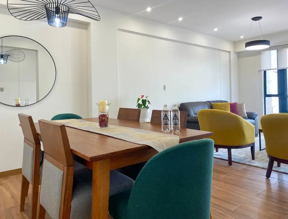 w Captivating 2BR With Balcony in Miraflores