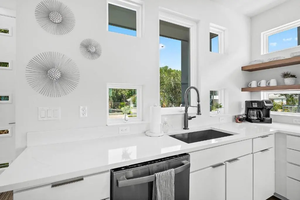 200 Riberia - Downtown Waterfront Luxury Home