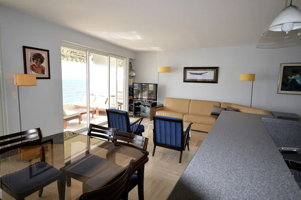 Wonderful seafront Apartment - 3-bedroom