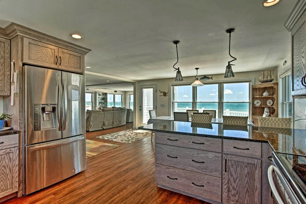 Sunny Beach House Getaway - Steps From Water!