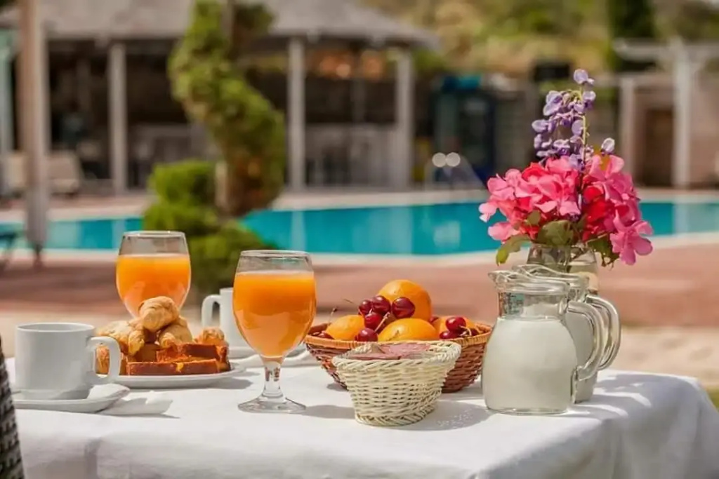 Thalassa Hotel