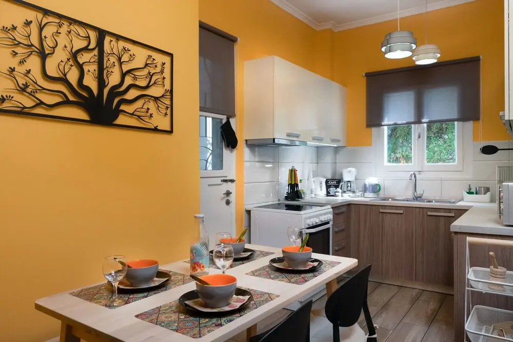 Apartment at the foothills of Acropolis