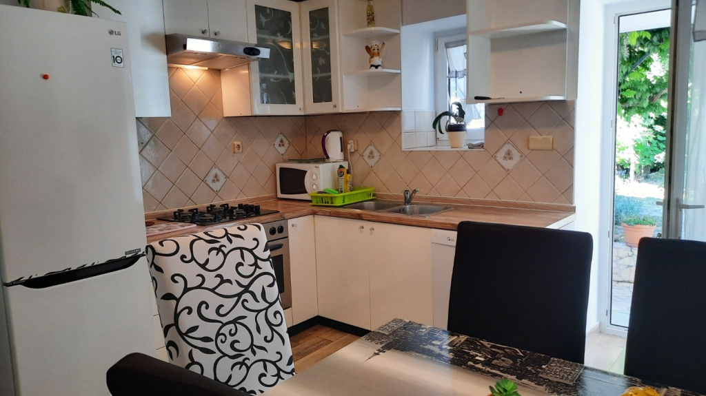 Apartment Pavilion - beautiful garden & comfortable: A1 Kampor, Island Rab