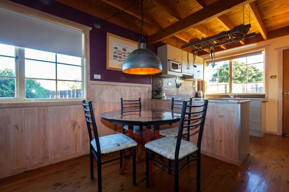 Aarlaur 1- Loft Style Townhouse in Jindabyne