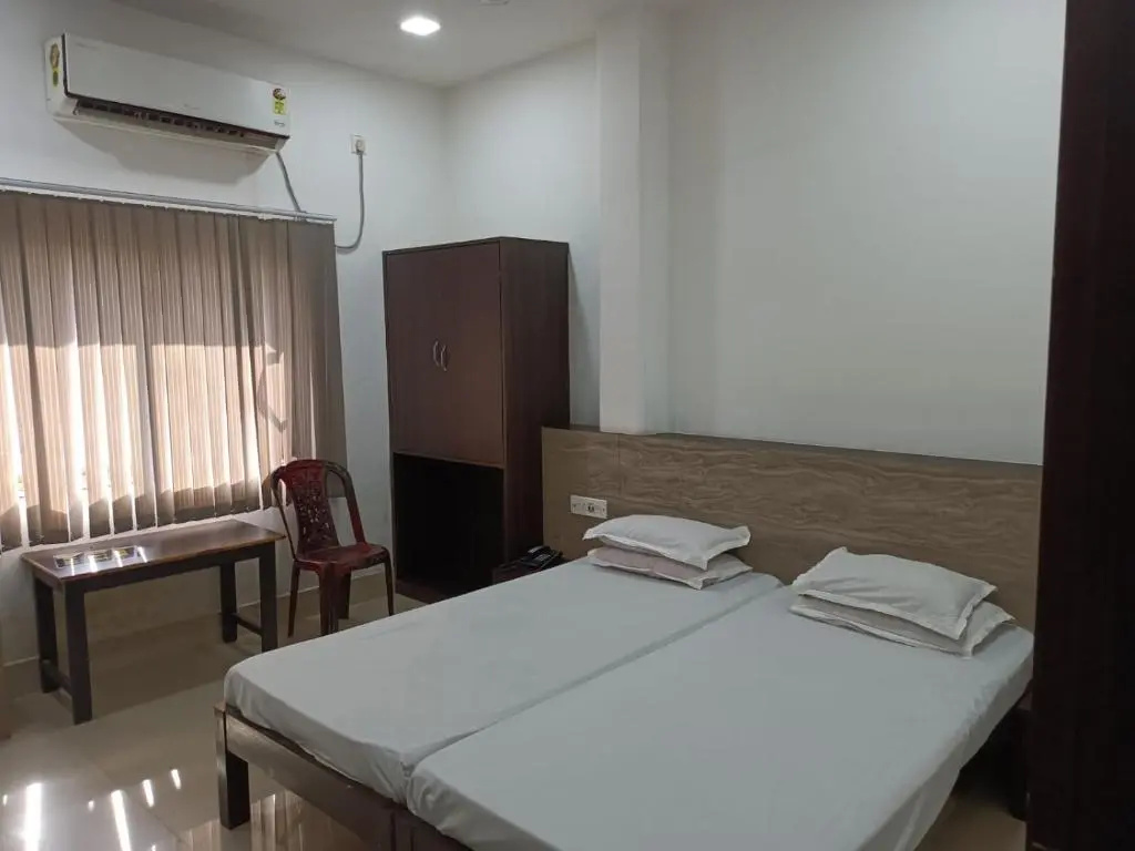 Kusum Hotel And Restaurant