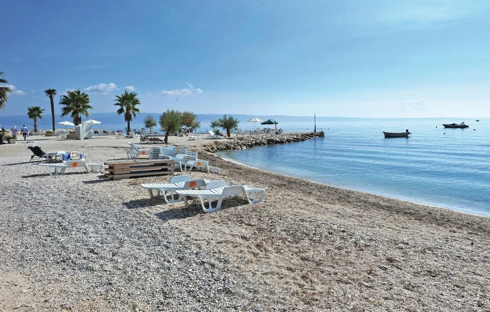 Nice Home in Kucine with WiFi, 4 Bedrooms & Hot Tub