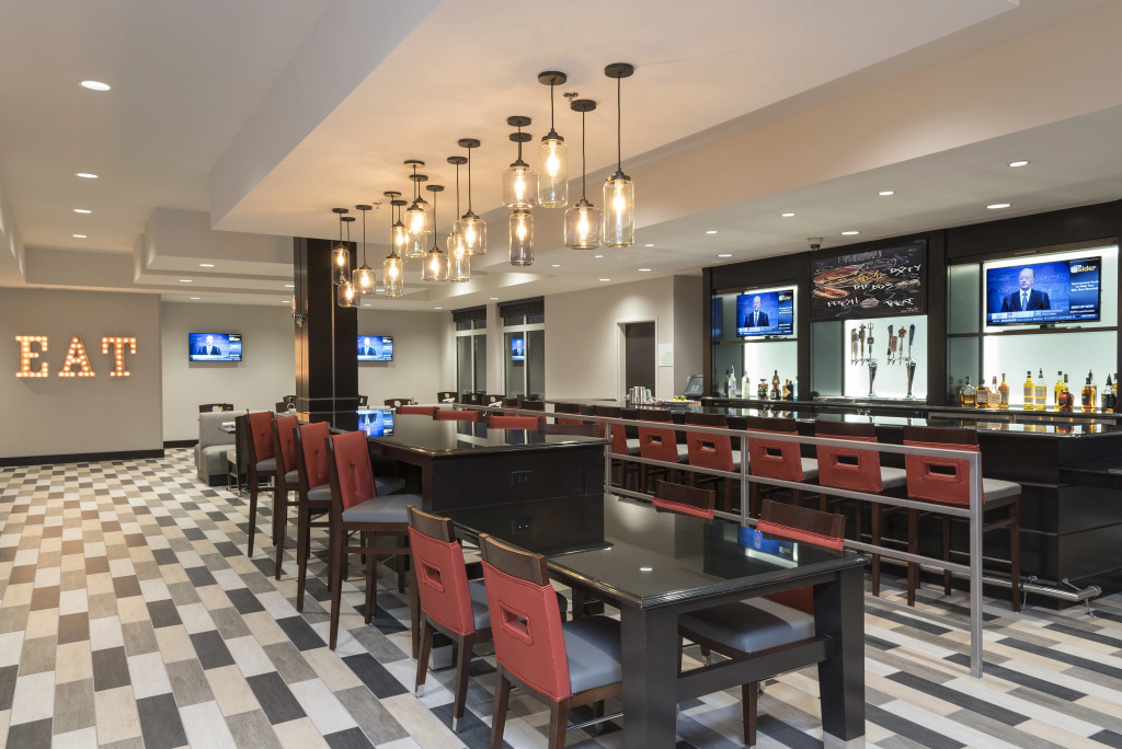 Holiday Inn Indianapolis Airport by IHG