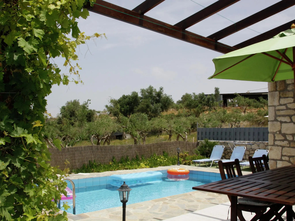 Pretty Holiday Home in Grays near Chafford Gorges Nature Park